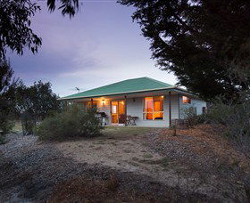 Shuckers Cottages - Accommodation Perth 1