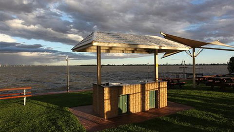 Lake Edge Resort - Accommodation Perth 4