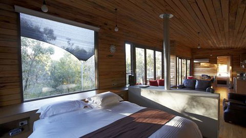 DULC Holiday Cabins - Accommodation Perth 6