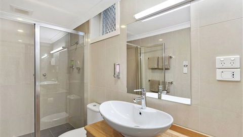 Best Western Melbourne's Princes Park Motor Inn - Perth Resorts 6
