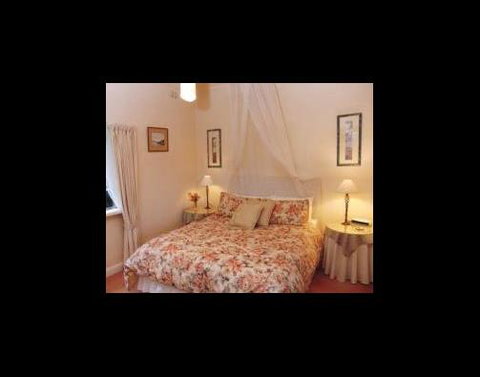 A Country House At Winstanley - Perth Resorts 0