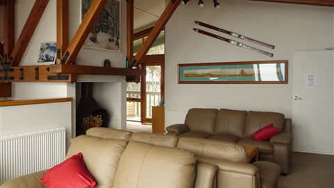 Leeton Lodge - Accommodation Perth 1