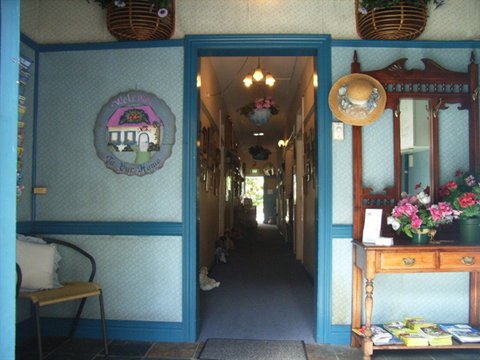 Annie's Shandon Inn - Accommodation Perth 1