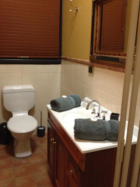 Church House B&B Gundagai - Accommodation Perth 11