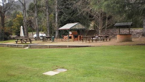 Feathertop Chalet - Accommodation Perth 3