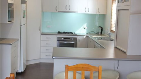 Cooroona Lodge - Accommodation Perth 2