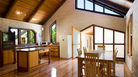 Frog Hollow Estate - Accommodation Perth 6