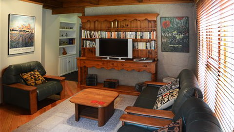 Frog Hollow Estate - Accommodation Perth 7