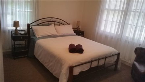 Lakeside Vista Holiday House - Accommodation Perth 2