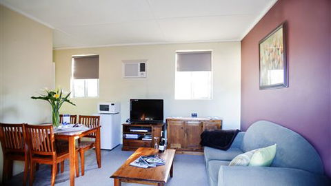 Stable On Riesling - Accommodation Perth 2
