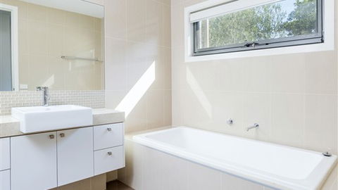 Serenity Torquay Sea View: Luxury Beachfront - Accommodation Perth 4