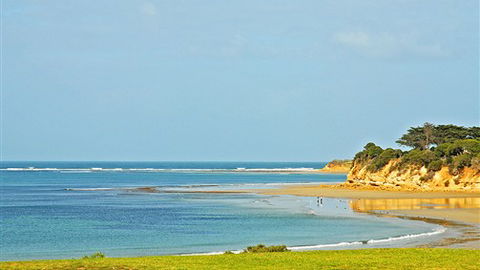 Serenity Torquay Sea View: Luxury Beachfront - Accommodation Perth 6