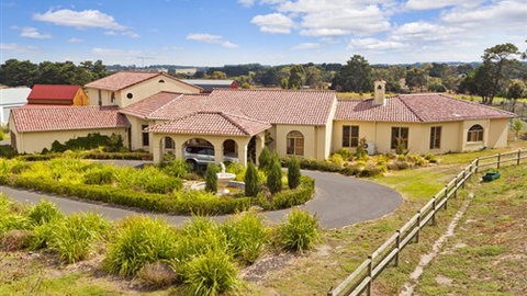 Tuscan Getaway - Accommodation Perth 0
