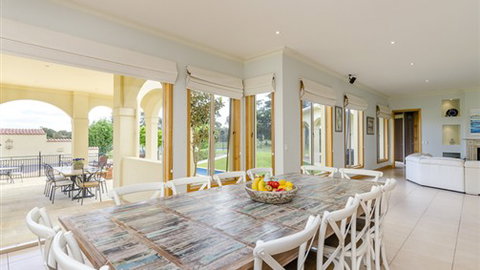 Tuscan Getaway - Accommodation Perth 1