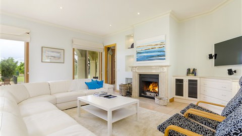 Tuscan Getaway - Accommodation Perth 2