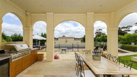 Tuscan Getaway - Accommodation Perth 6
