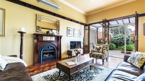 Avalon Guesthouse - Accommodation Perth 0