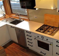 Wallace's - Crystal Creek Chalet 1 - Accommodation Perth