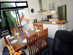Boats And Bedzzz - The Murray Dream Self-contained Moored Houseboat - Accommodation Perth 1