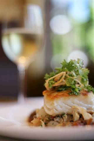 Albury Manor House - Accommodation Perth 2