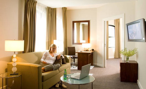 Amora Hotel Riverwalk Melbourne - Accommodation Perth 1