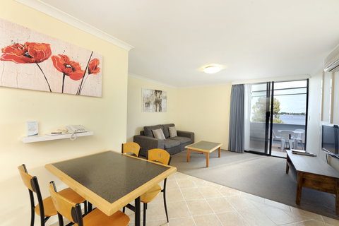 Assured Waterside Apartments - Accommodation Perth 2