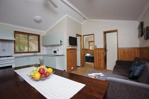 Blue Dolphin Holiday Resort - Accommodation Perth 4
