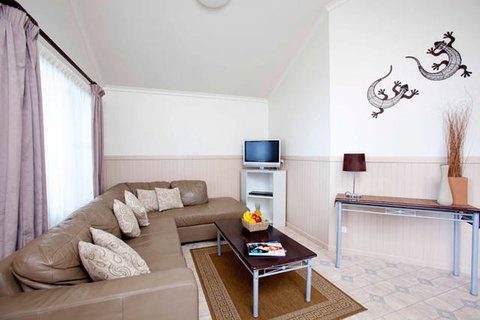 Blue Dolphin Holiday Resort - Accommodation Perth 8