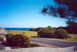 Bott's Beach Retreat - Accommodation Perth 4
