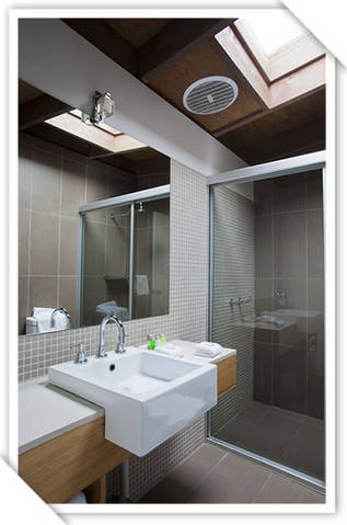 Chris's Beacon Point Restaurant & Villas - Accommodation Perth 1