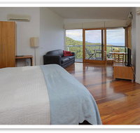 Chris's Beacon Point Restaurant  Villas - Accommodation Perth