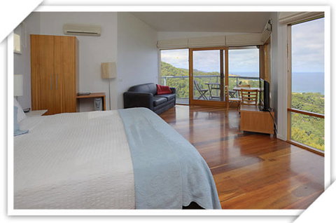 Chris's Beacon Point Restaurant & Villas - Accommodation Perth 0