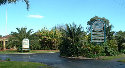 Coastal Palms Holiday Park - Accommodation Perth 2