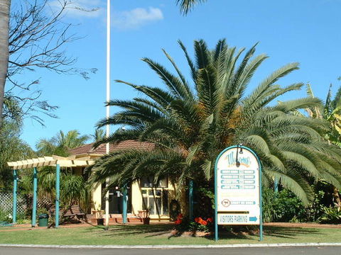 Coastal Palms Holiday Park - Accommodation Perth 3