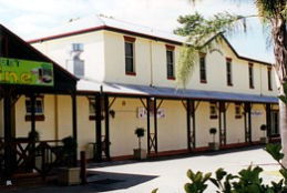 Colonial Motel - Perth Resorts 3