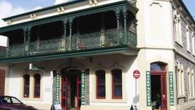 Adelaide's Shakespeare Backpackers International Hostel - Accommodation Perth 2