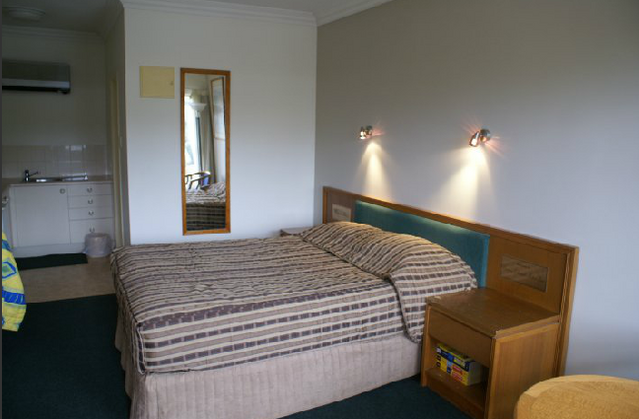 Coopers Colonial Motel - Accommodation Perth