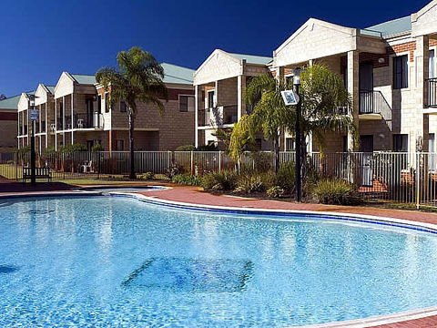 Country Comfort Inter City Hotel & Apartments - Accommodation Perth 0