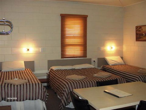 Countryman Motel - Perth Resorts 3