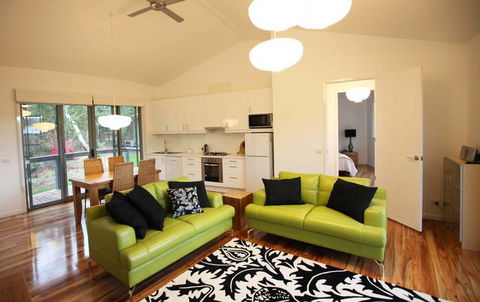 Dalrymples Guest Cottages - Accommodation Perth 2