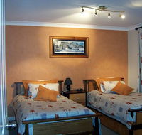Elm Cottage - Tumut - Accommodation Perth