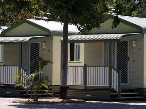 Emerald Cabin & Caravan Village - Accommodation Perth 0