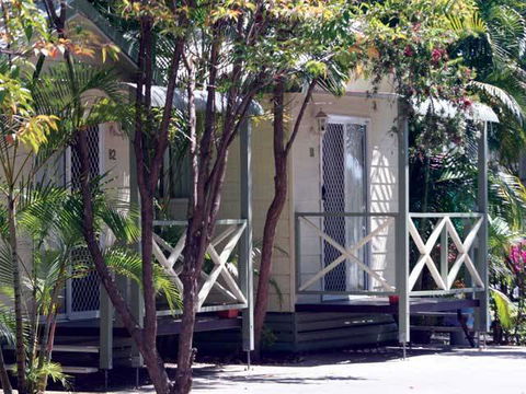 Emerald Cabin & Caravan Village - Accommodation Perth 2