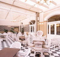 Hadley's Orient Hotel