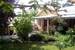 Kemeys Mountain Hideaway - Accommodation Perth 0