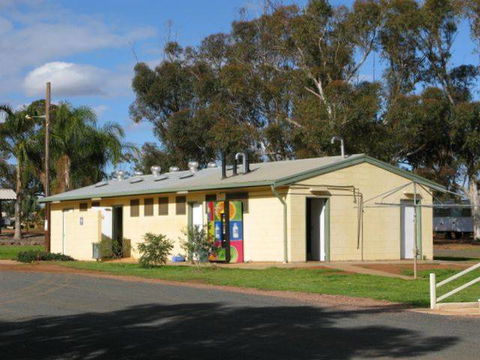 Lake View Caravan Park - Accommodation Perth 3