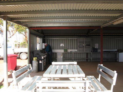Lake View Caravan Park - Accommodation Perth 4