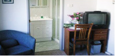 Lakeside Homestay - Accommodation Perth 1