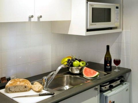 Macleay Serviced Apartment/Hotel - Accommodation Perth 7