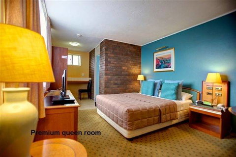 Matador Motor Inn - Accommodation Perth 0